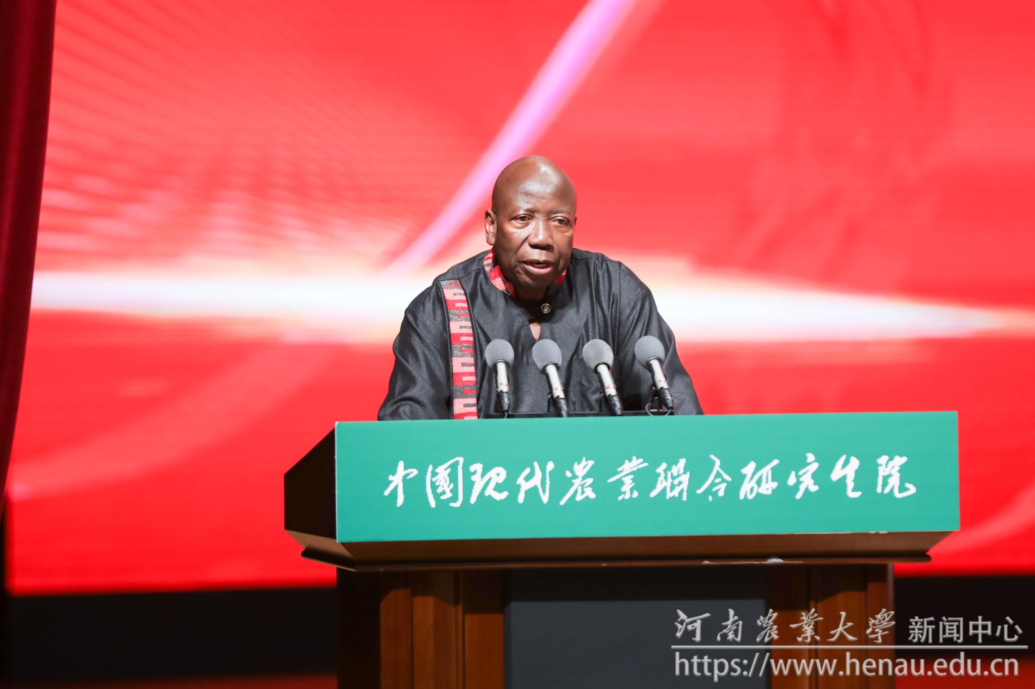 菲利克斯·达帕雷·达科拉致辞.jpg