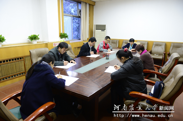 学校组织开展处级领导干部学习党的十九大精神和《党章》知识闭卷测试活动