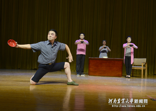 情景剧《丹江夜雨》再现了淅川人民舍小家为大家的情怀
