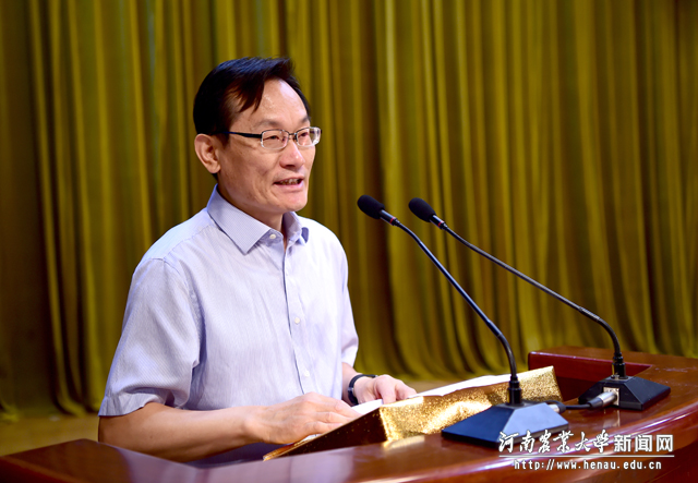 教师代表、生命科学学院王伟教授为毕业生送去真挚祝福