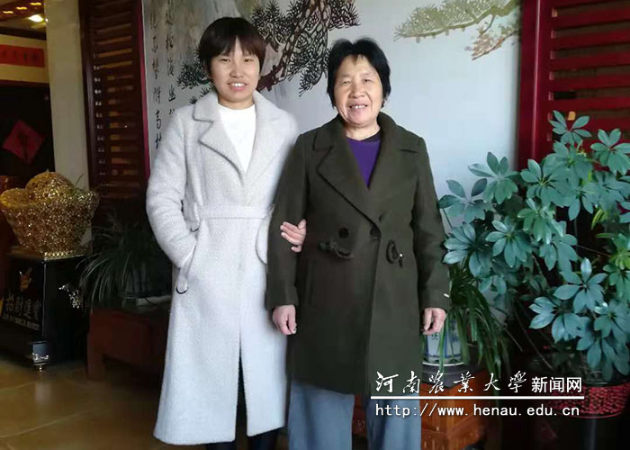 李九颖的姐姐和妈妈 李九颖的姐姐和妈妈