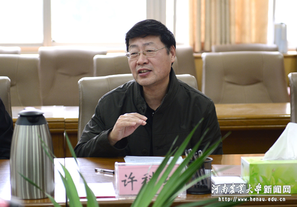 校纪委书记许科红介绍我校纪委落实党风廉政建设监督责任情况 校纪委书记许科红介绍我校纪委落实党风廉政建设监督责任情况