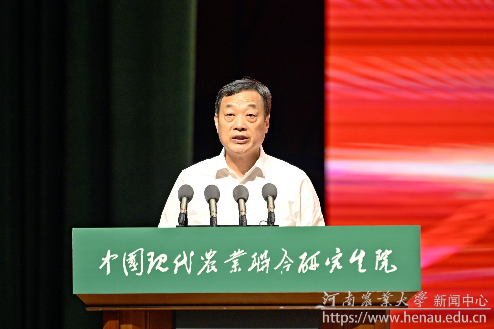 周卫致辞.jpg