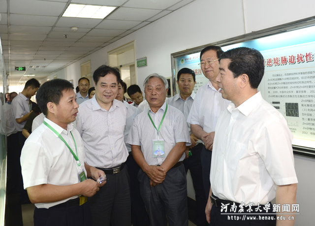 汤继华教授介绍分子育种有关情况
