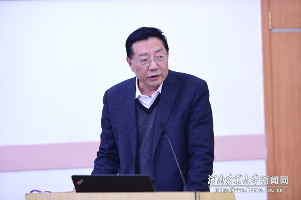 玉米高产高效栽培理论与技术创新平台主任李潮海教授作工作汇报
