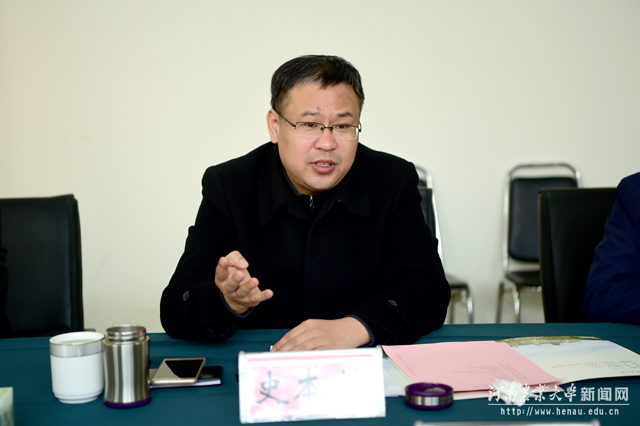 西藏民族大学党委常委、副校长史本林介绍学校情况 西藏民族大学党委常委、副校长史本林介绍学校情况