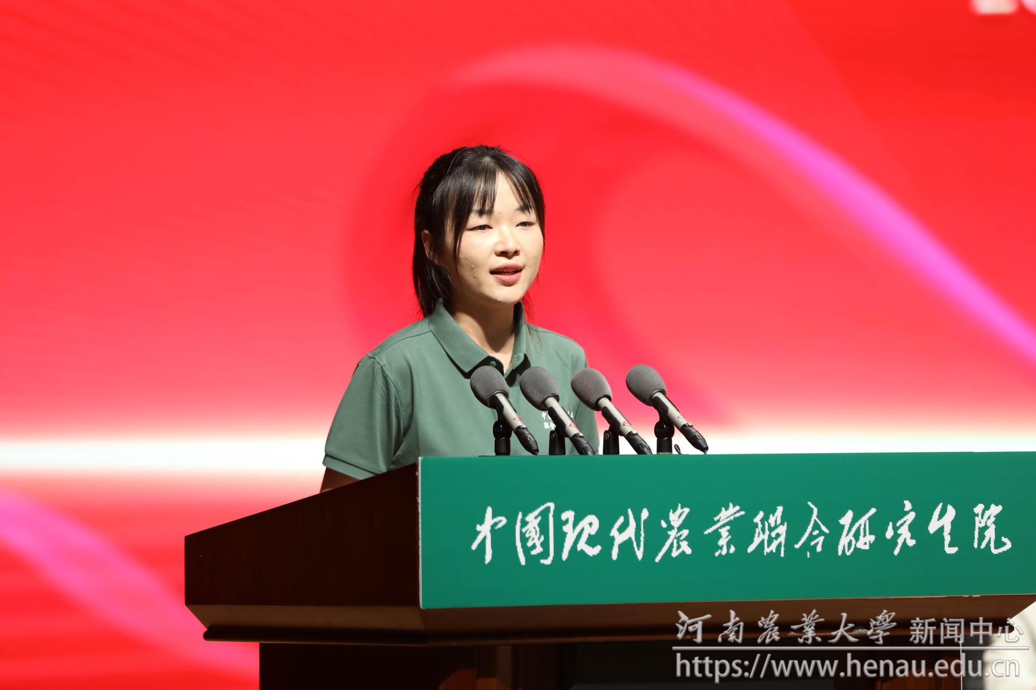 詹雯多发言.jpg