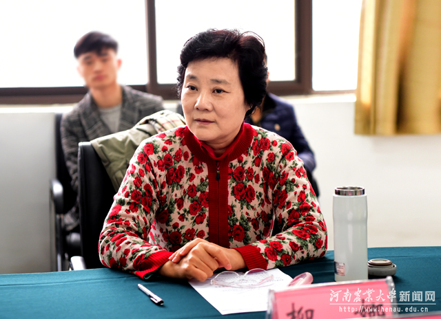 副校长柳娜致辞