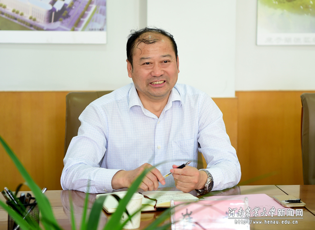 许昌学院副院长崔斌致辞