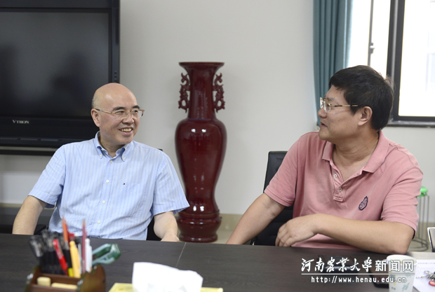 校党委书记李留心看望慰问马恒运教授