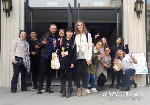 安博官方网站吸引了包括澳大利亚新英格兰大学游学团在内的世界各国学子的关注