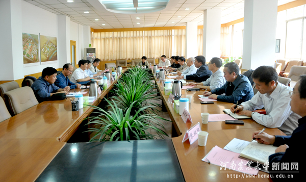 双方在行政楼第一会议室举行座谈 双方在行政楼第一会议室举行座谈