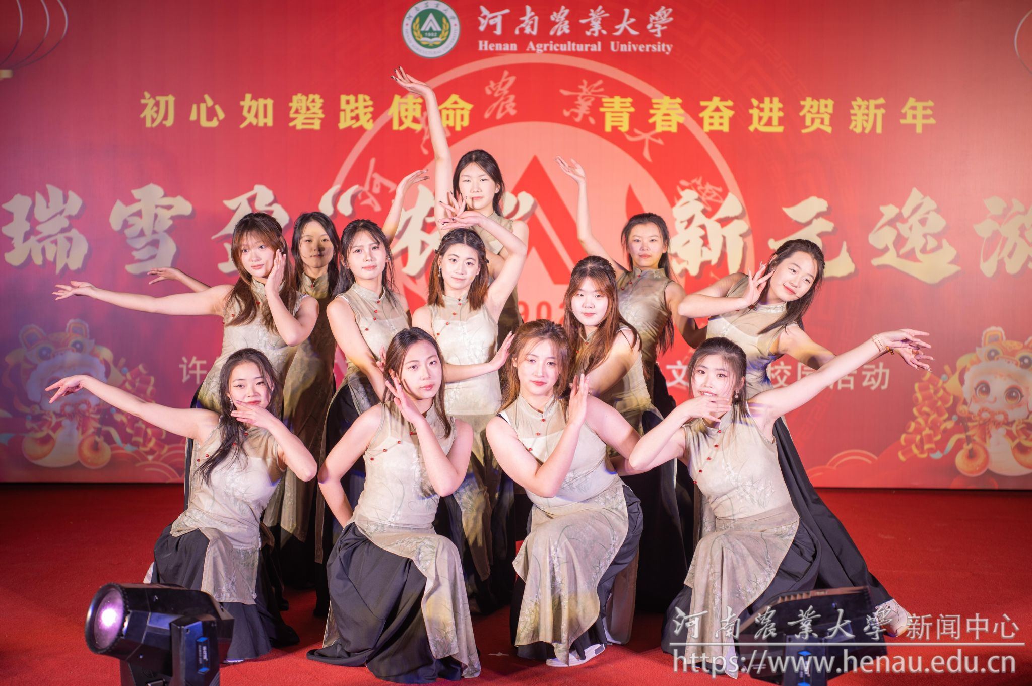7e79da1ac364f06a95eb642d783cb6b.jpg 7e79da1ac364f06a95eb642d783cb6b.jpg