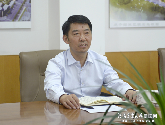 校党委副书记王洪彬讲话