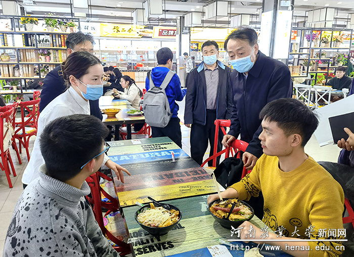 校党委书记魏蒙关在桃李园学生公寓进行调研 校党委书记魏蒙关在桃李园学生公寓进行调研