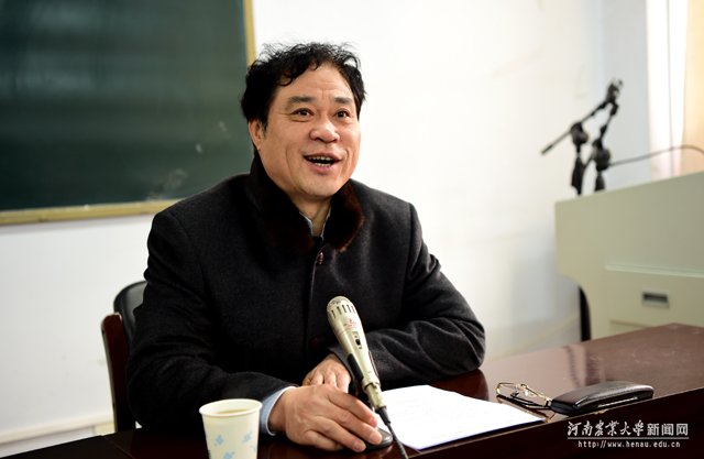 校长、中国工程院院士张改平在会上介绍学校2016年工作