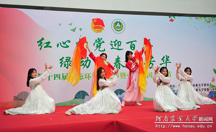 学生节目表演现场 学生节目表演现场