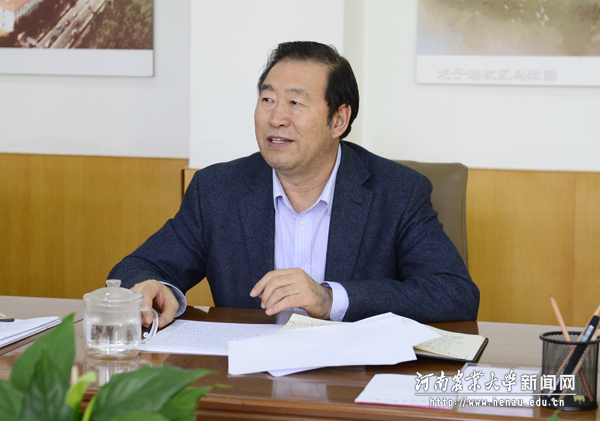 校党委书记程传兴作动员讲话 校党委书记程传兴作动员讲话