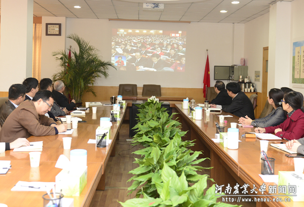 第一会议室收看两会111 第一会议室收看两会111