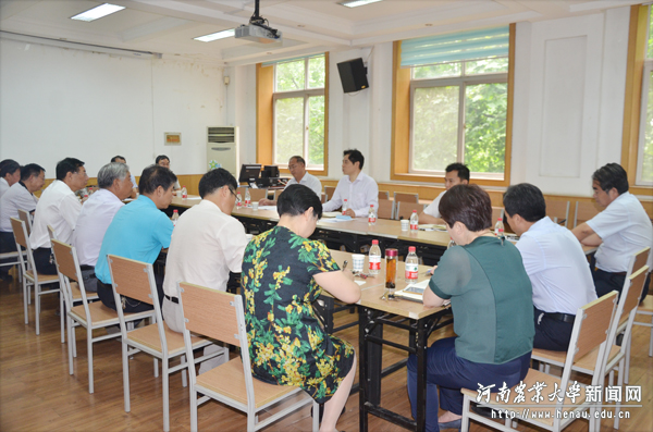张校长农学院调研 张校长农学院调研